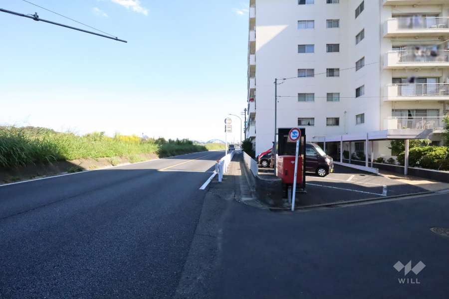 敷地北東側の前面道路