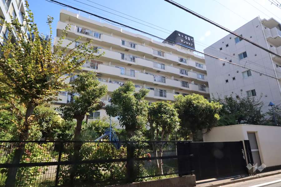 朝日多摩川マンションの外観(北西側から)