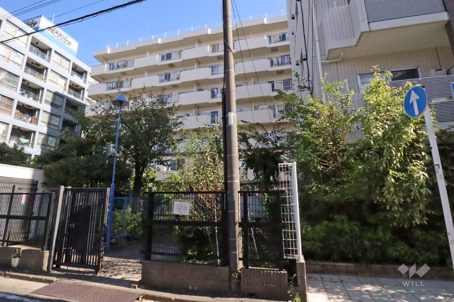 朝日多摩川マンションの外観(南西側から)