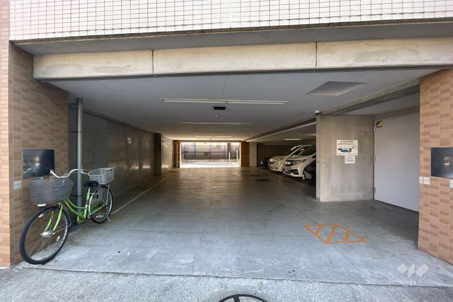 駐車場の出入り口