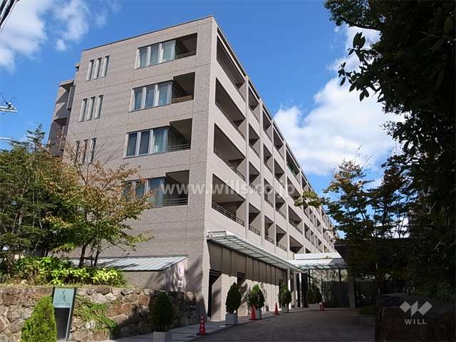 ステイツグラン芦屋（北棟）の外観（南西側から）