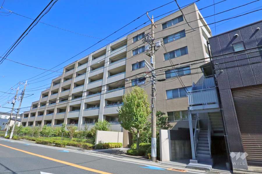 ジオイニシア武蔵小杉の外観(南側から)