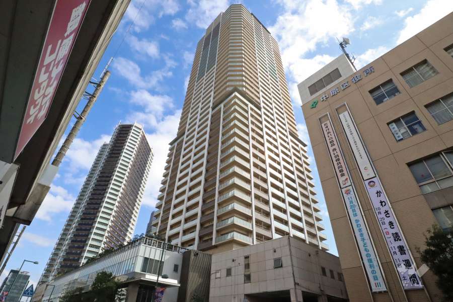 プラウドタワー武蔵小杉の外観（北西側から）