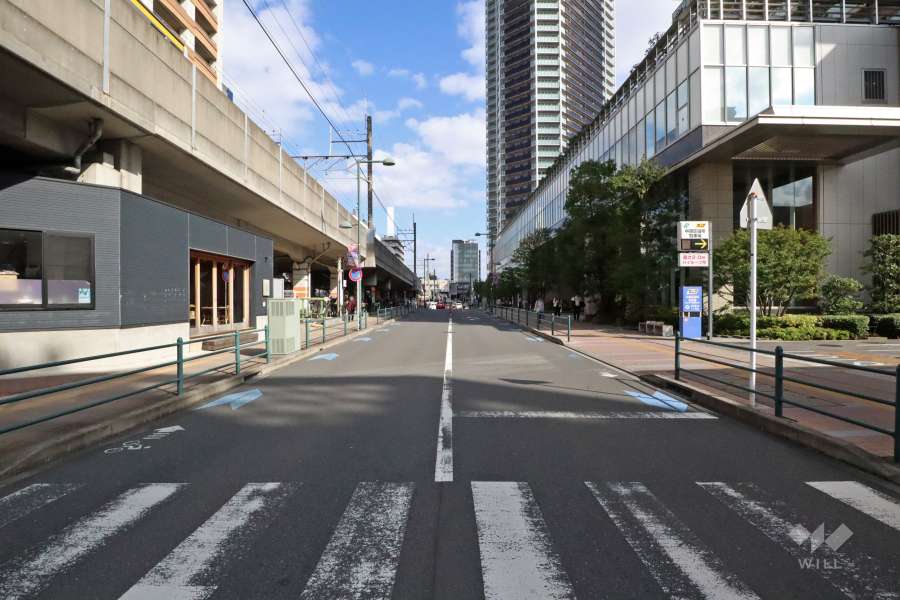 敷地北側の前面道路