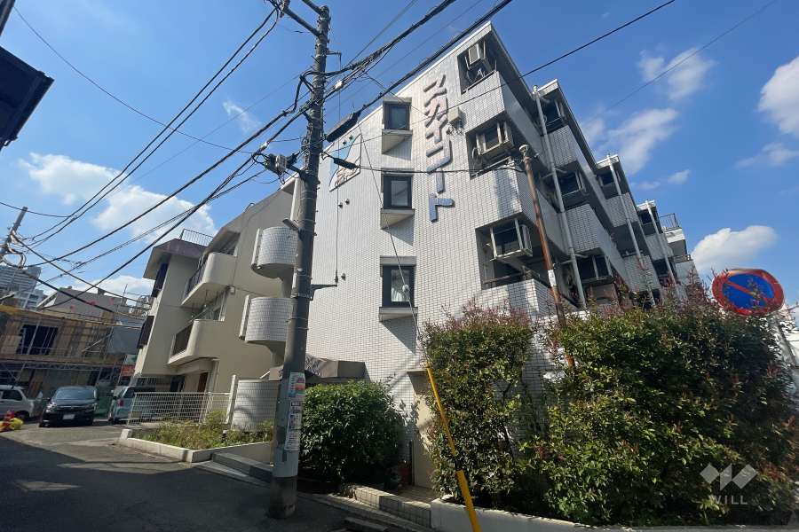 スカイコート武蔵小杉４の外観（南東側から）