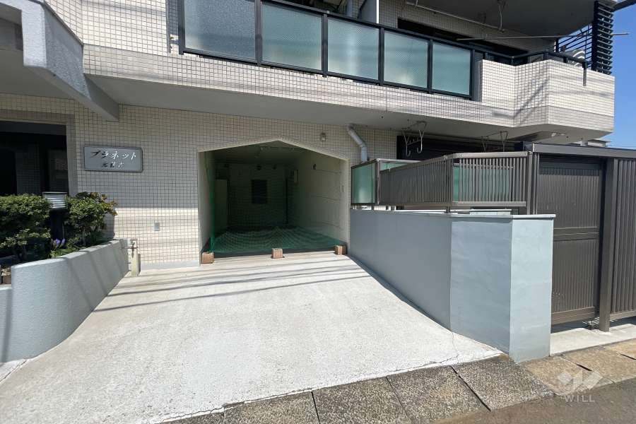敷地内駐車場（屋内平面式）