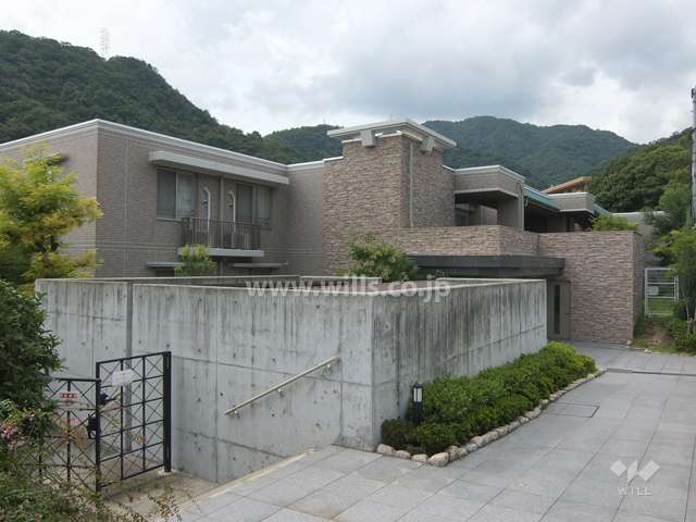 アーバンビュー芦屋山手A棟の外観（南東側から）