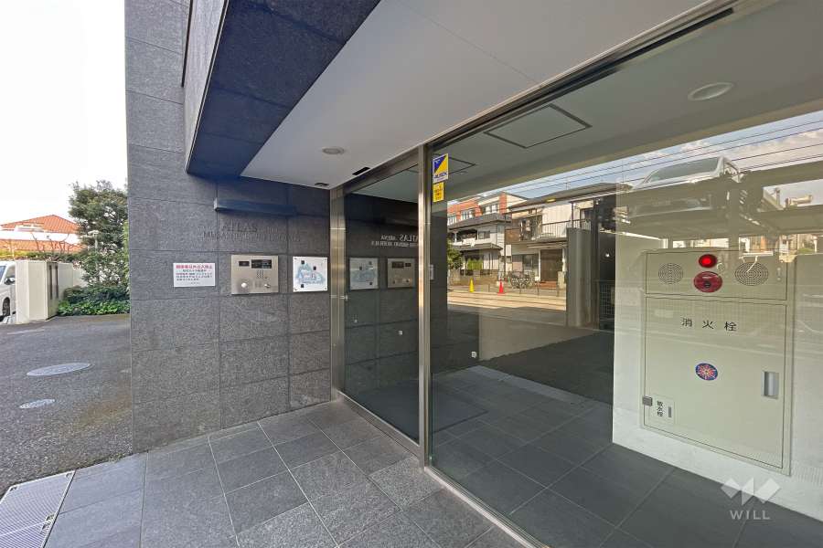 敷地北側のエントランス