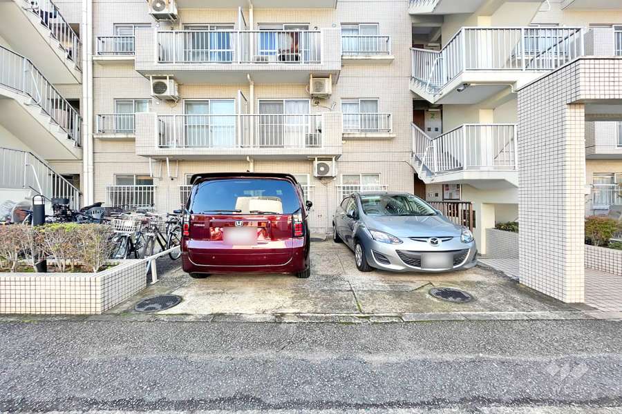 敷地内駐車場（屋外平面式）