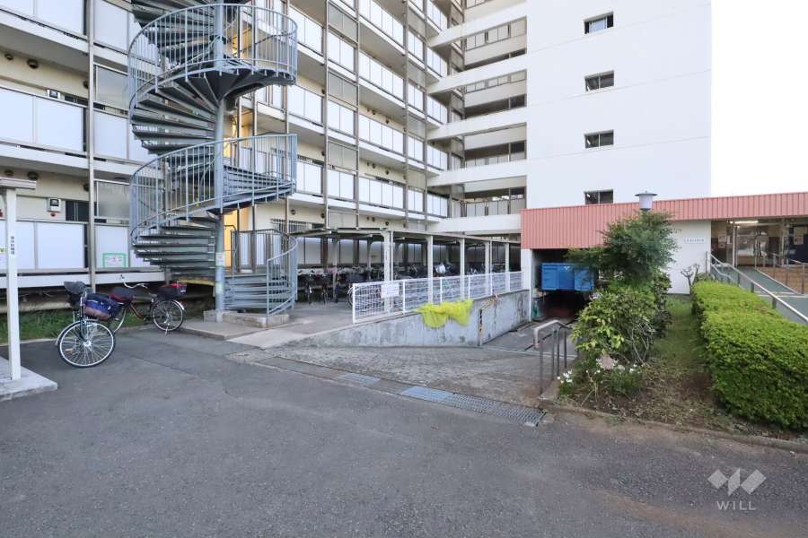 駐輪場（屋根付き）