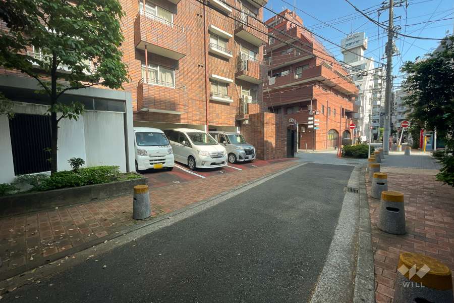 敷地東側の前面道路