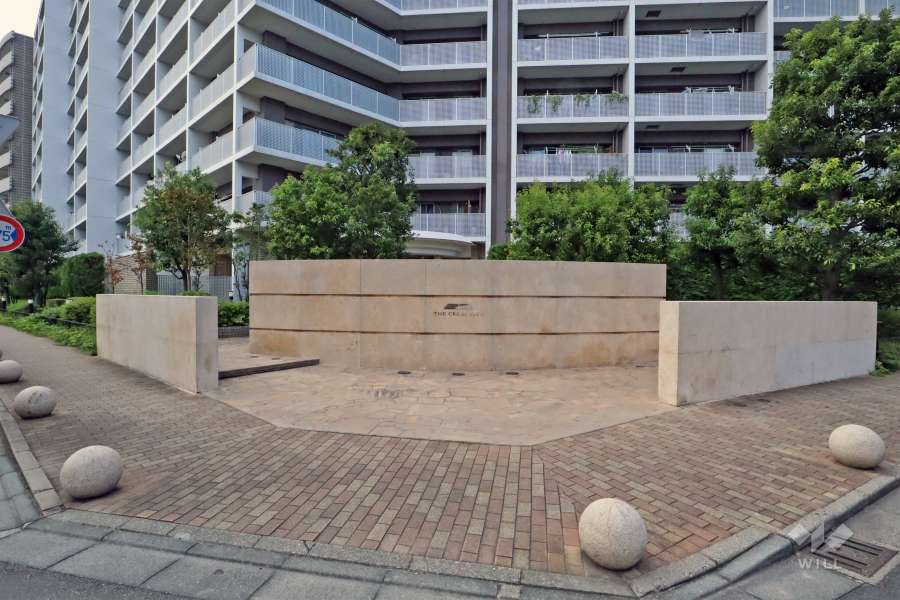 マンションの敷地入り口