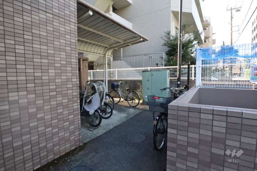 駐輪場（屋根付き）