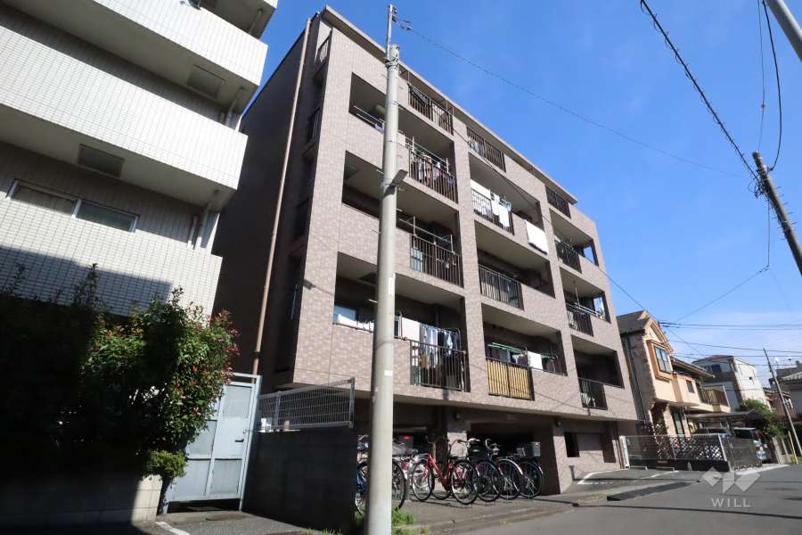 ロイヤルコーポ新川崎壱番館の外観(南西側から)