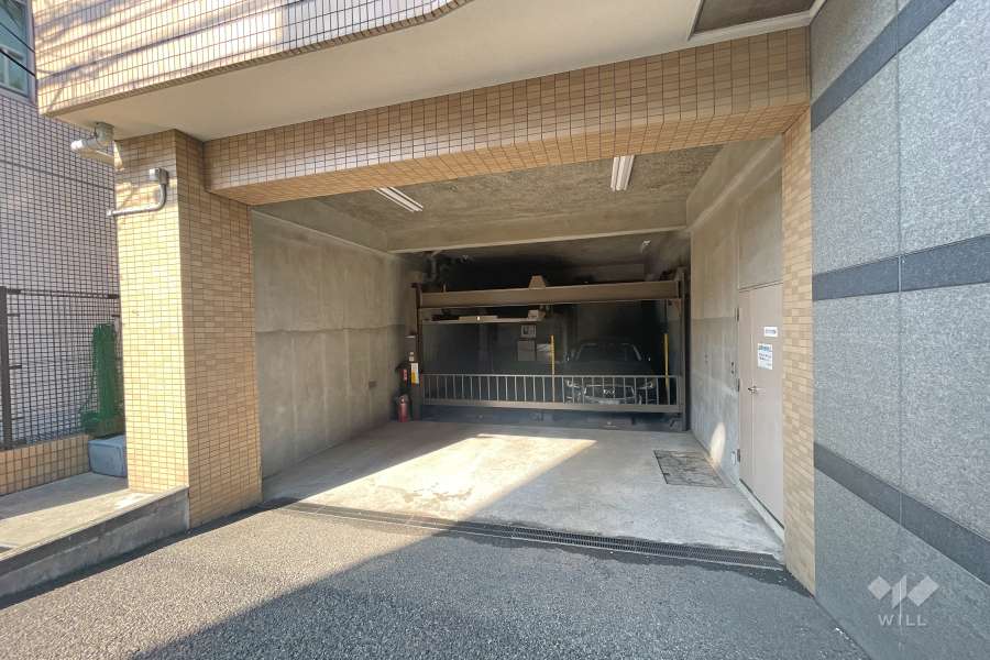 敷地内駐車場（屋内機械式）
