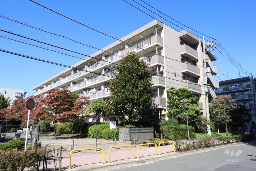 小杉御殿団地５号棟の外観(南東側から)