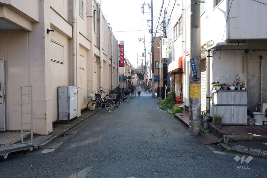 敷地南側の前面道路