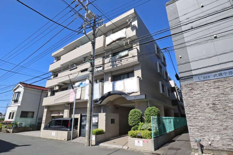 コスモ武蔵中原の外観（南東側から）