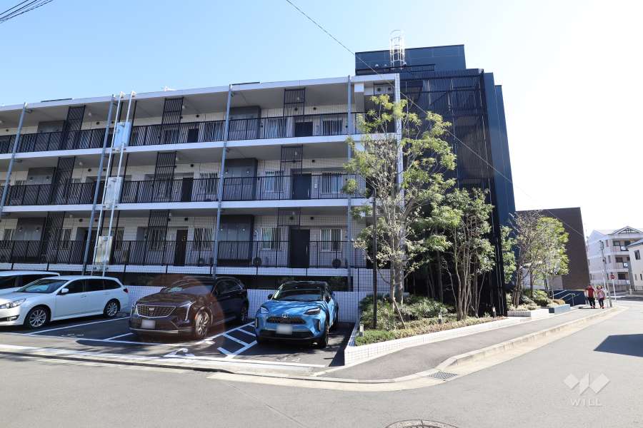 敷地北西側の前面道路（北東側から）