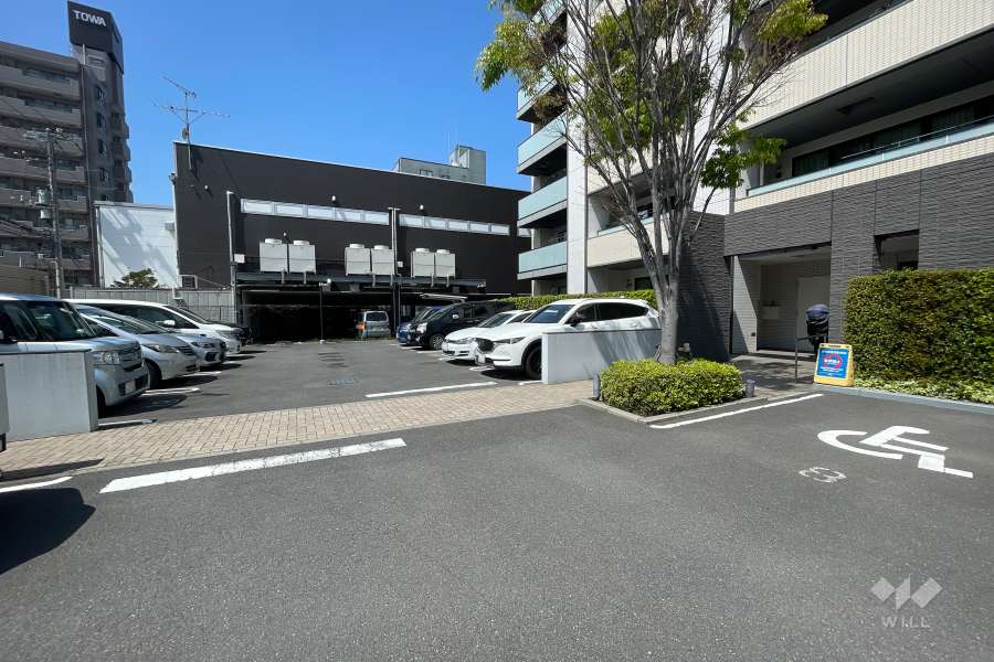 駐車場の出入り口