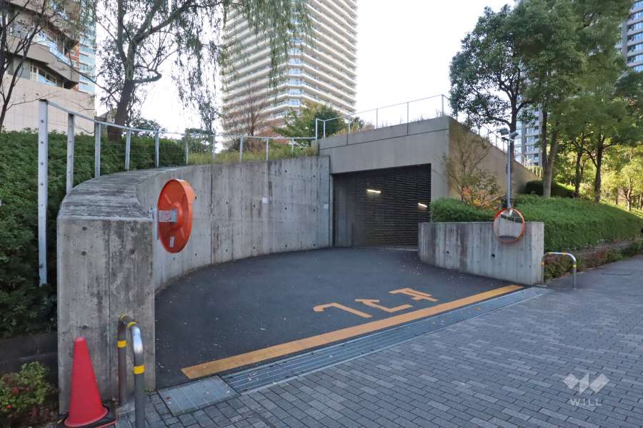 駐車場の出入り口