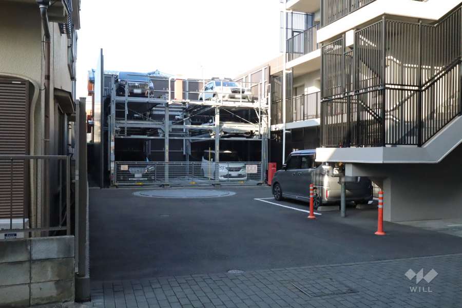 敷地内駐車場（屋外平面式と屋外機械式）　　