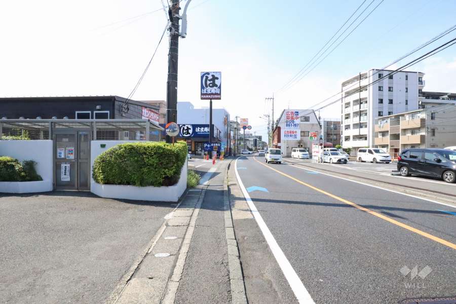 敷地北側の前面道路