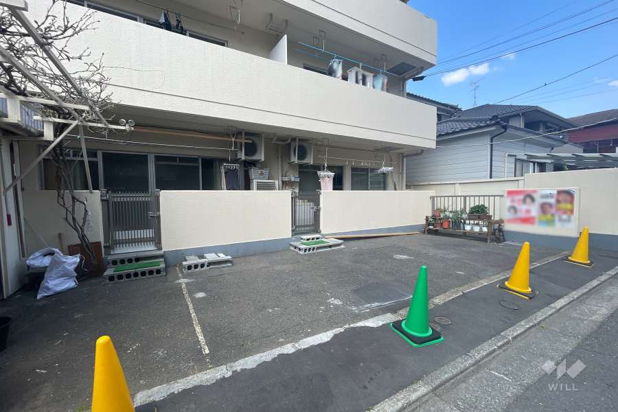 敷地内駐車場（屋外平面式）