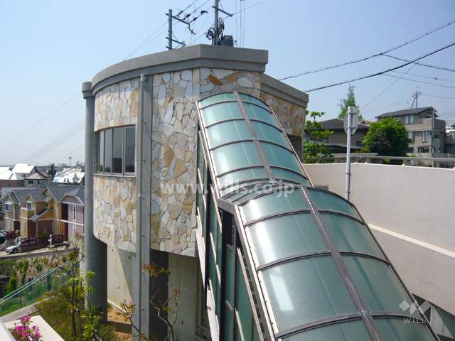 エントランスと住戸を繋ぐ階段