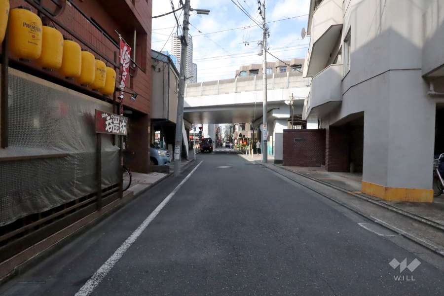 敷地南側の前面道路