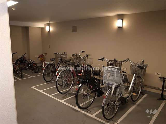 地階にある駐輪場