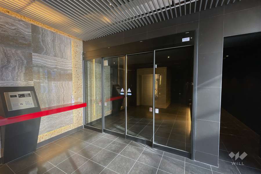 エントランスはオートロック付きです。