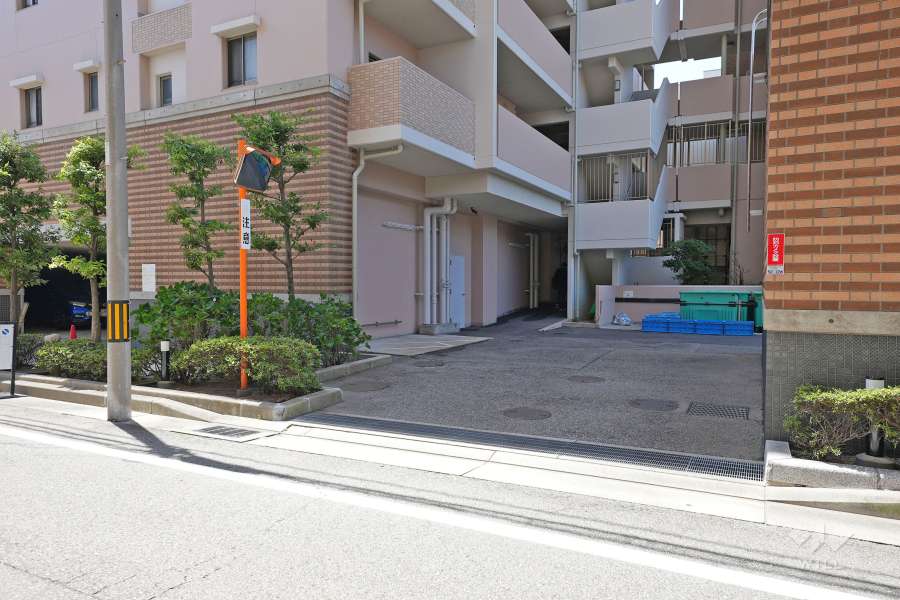 駐車場の出入口