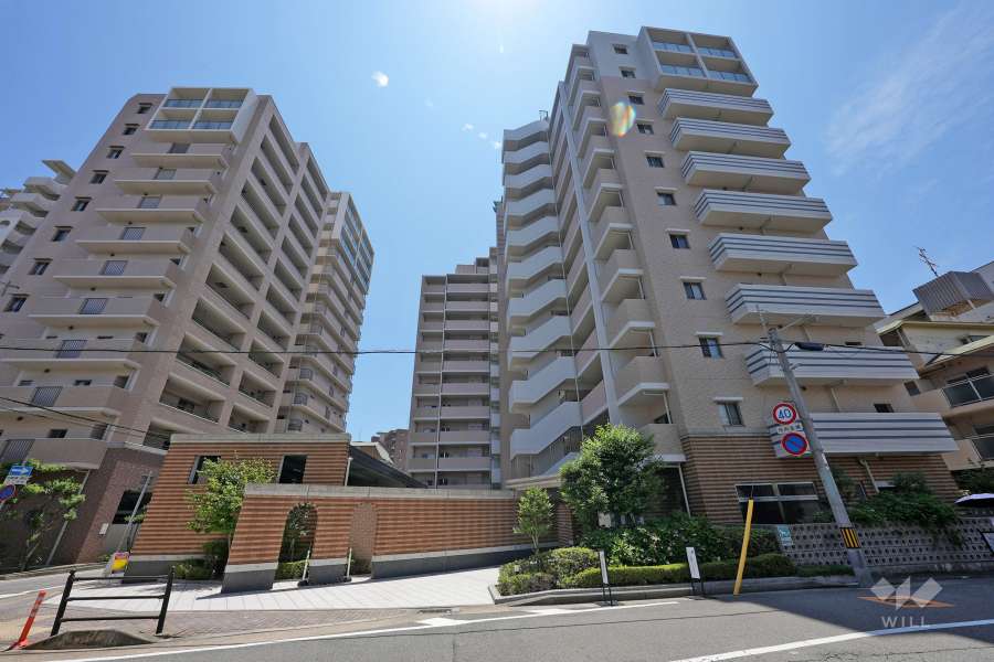 ロイヤル西宮ルシエルの外観（北側から）