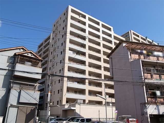 ロイヤル西宮ルシエルの外観（南側から）