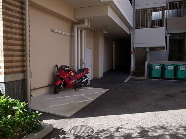 バイク置き場