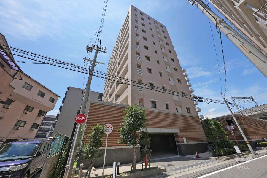ロイヤル西宮ルシエルの外観（西側から）