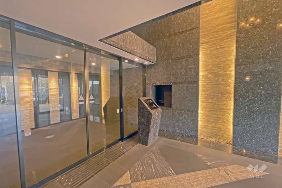 エントランスはオートロック付きです。