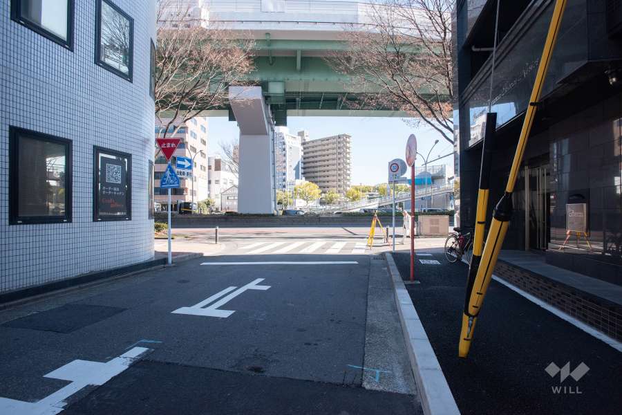 敷地北側の前面道路