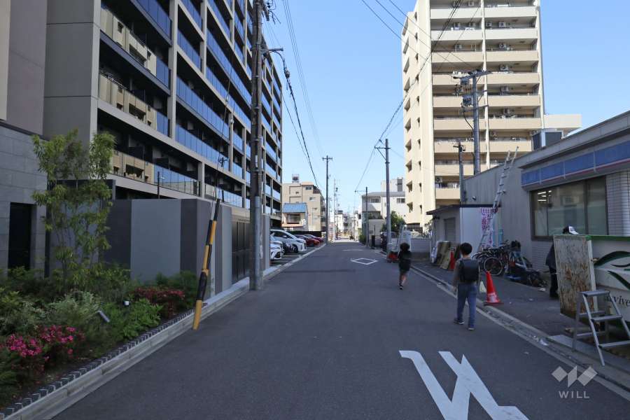 敷地東側の前面道路