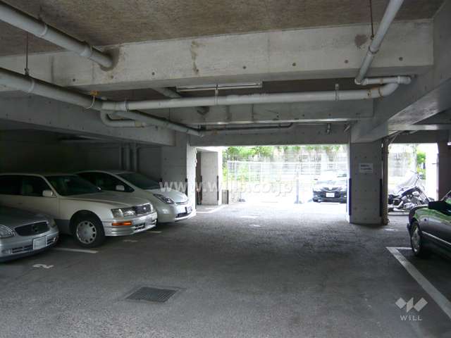 敷地内駐車場（平面式と機械式とがあります。）