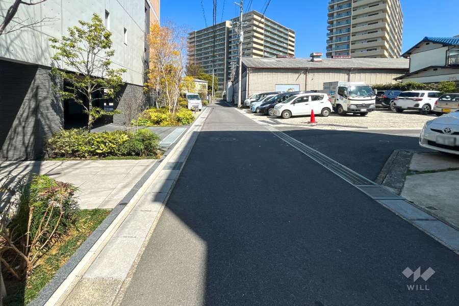 敷地南東側の前面道路