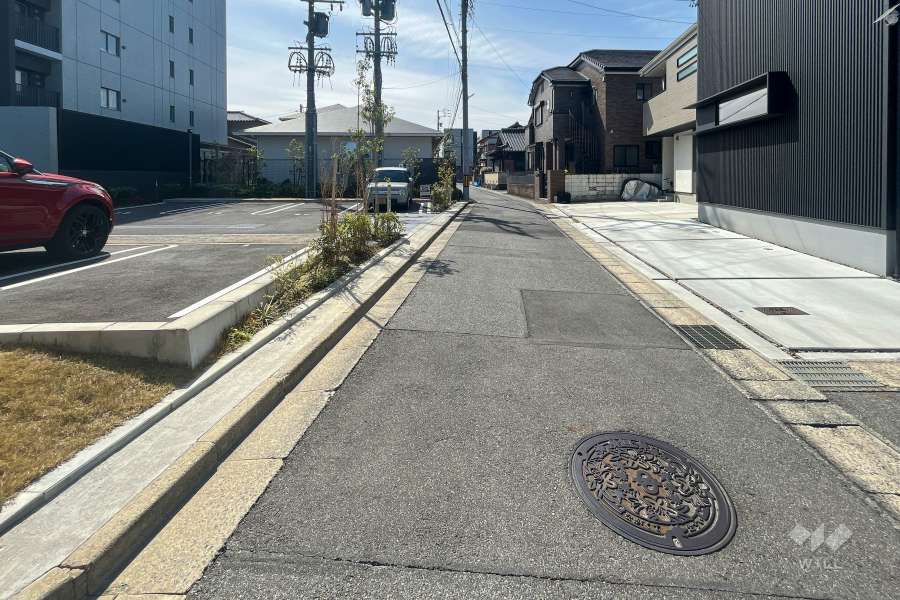 敷地北西側の前面道路