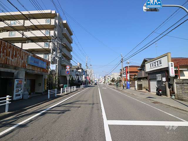 北側道路（東側から）