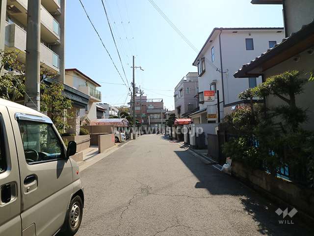 南側道路（西側から）