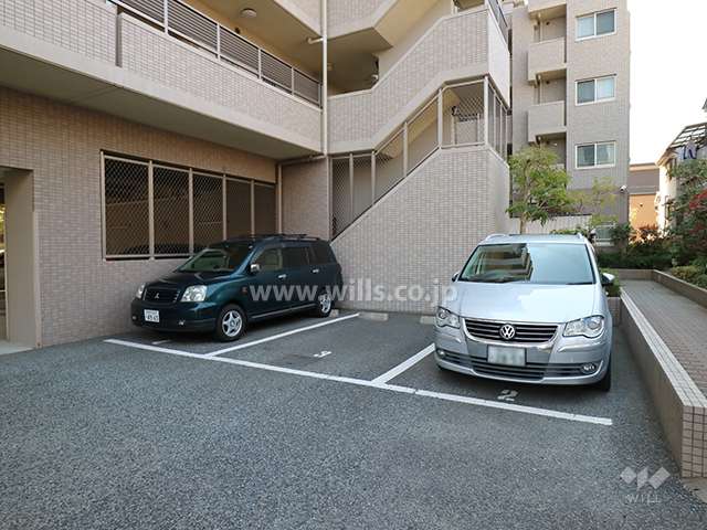 敷地内駐車場（屋外平面式）