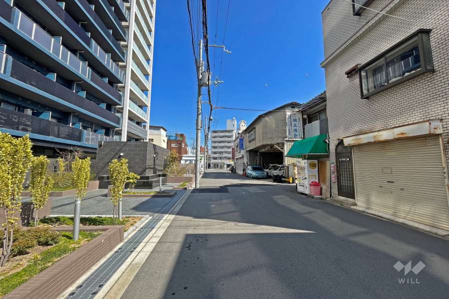 敷地南側の前面道路