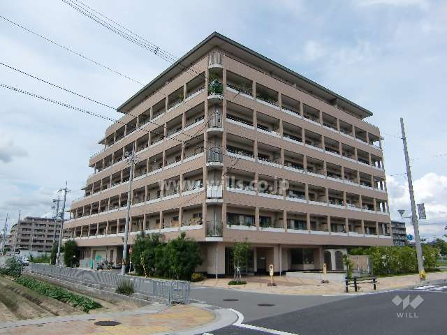 ロイヤル西宮北口の外観（南西側から）
