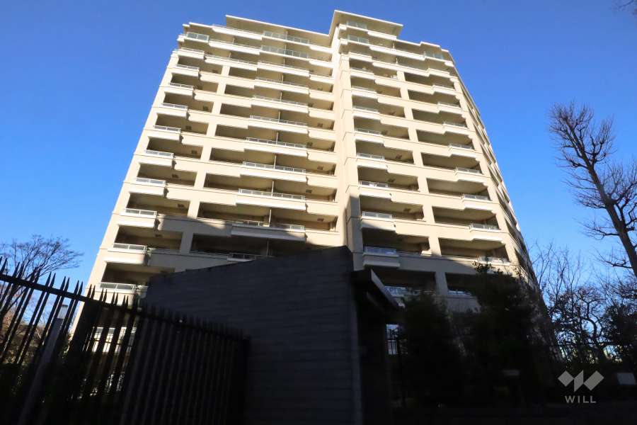 桜上水ガーデンズG棟の外観(南西側から)