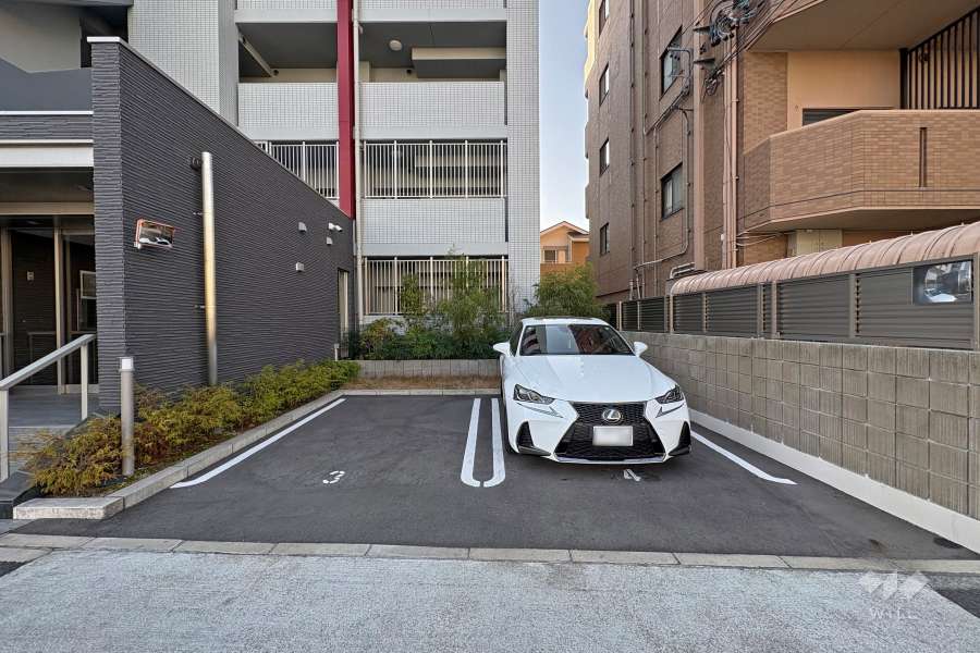 敷地内駐車場（屋外平面式）